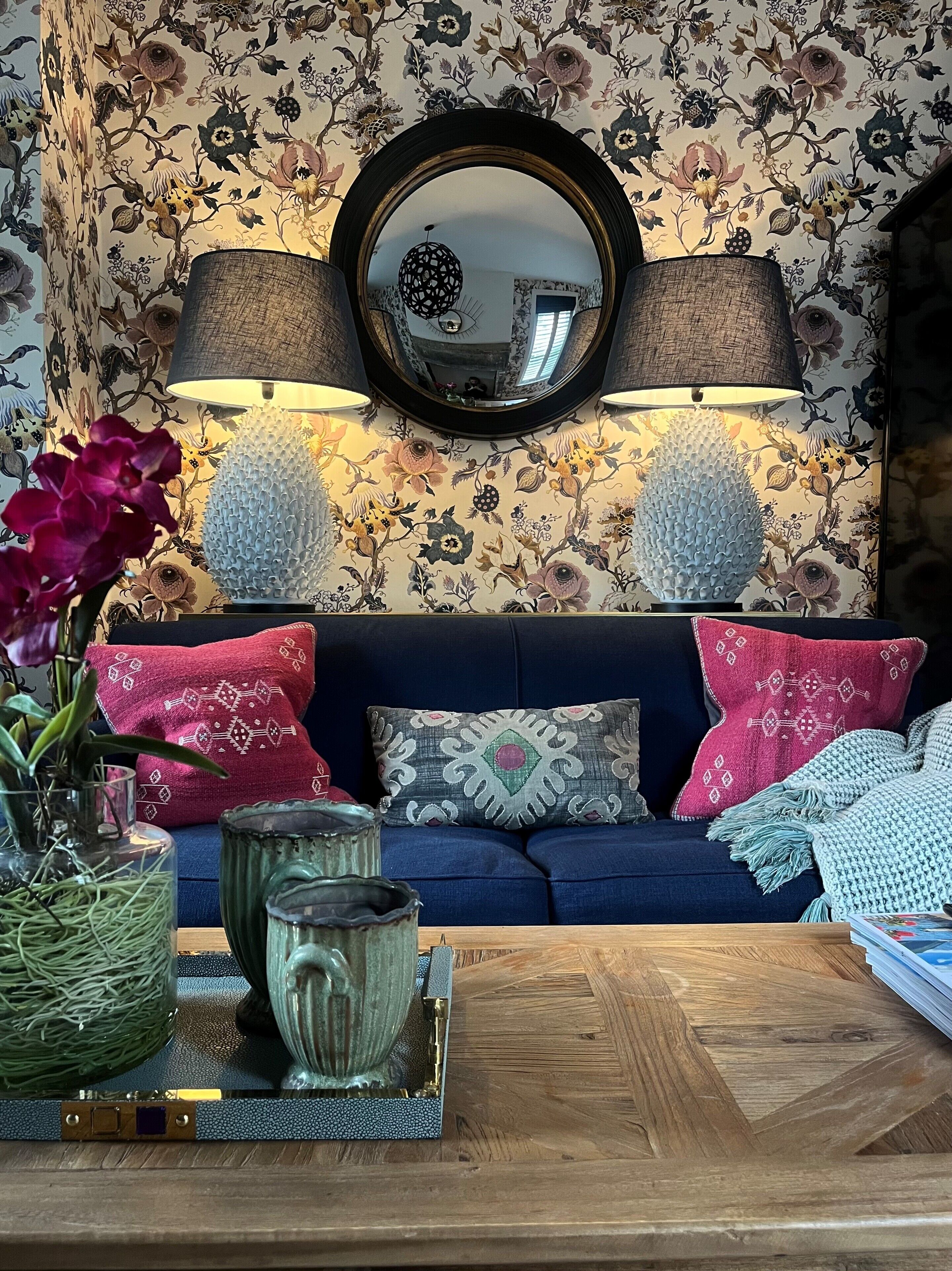 luxury studio suite, 1 queen bed (apartment) | living area | flat-screen tv