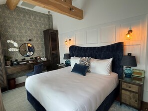 Doppia Deluxe, 1 letto matrimoniale, bagno in camera (Platinum) | Biancheria da letto di alta qualità, minibar, una scrivania