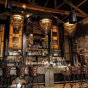 2 bars/lounges, cocktail bar, rooftop bar - Manor House Lindley (Huddersfield)