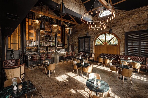 2 bars, bar à cocktails, bar sur le toit