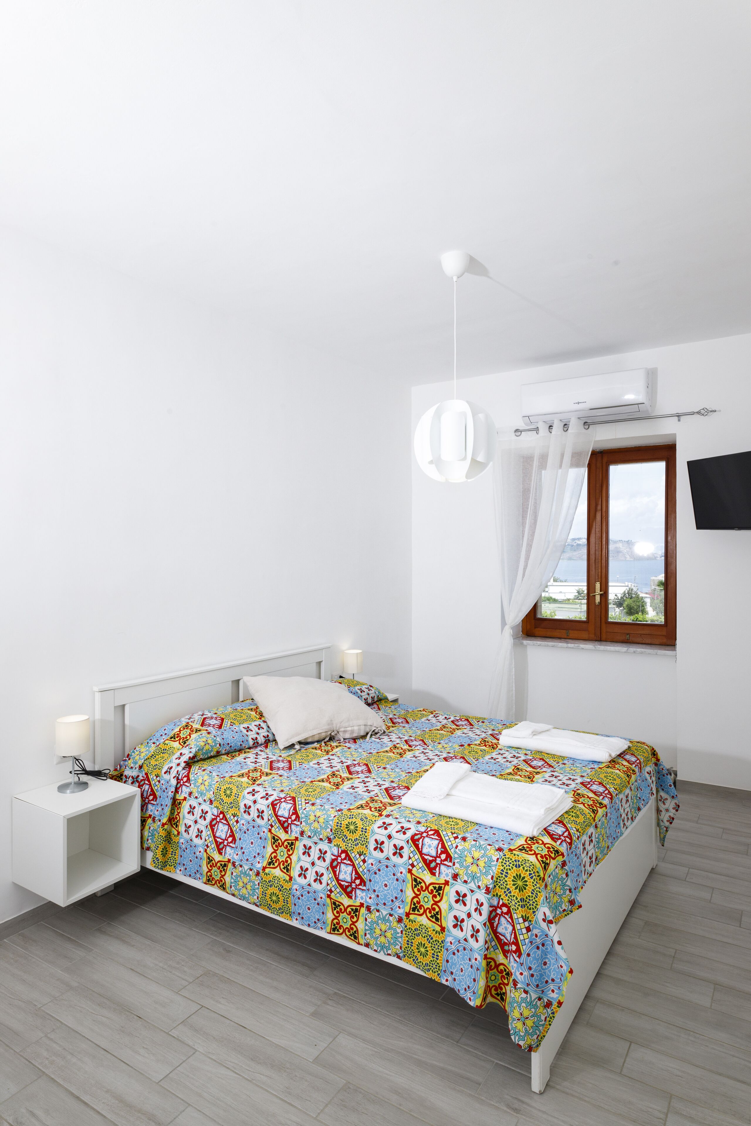Habitación clásica, 1 cama Queen size, vista al mar | Minibar, insonorización, cunas y wifi gratis 