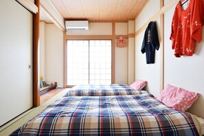 1 bedroom, free WiFi, bed sheets - Raku House (Osaka)