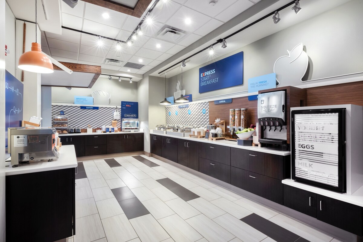 아놀드 (MO) Holiday Inn Express & Suites St. Louis - Chesterfield by IHG 호텔 객실