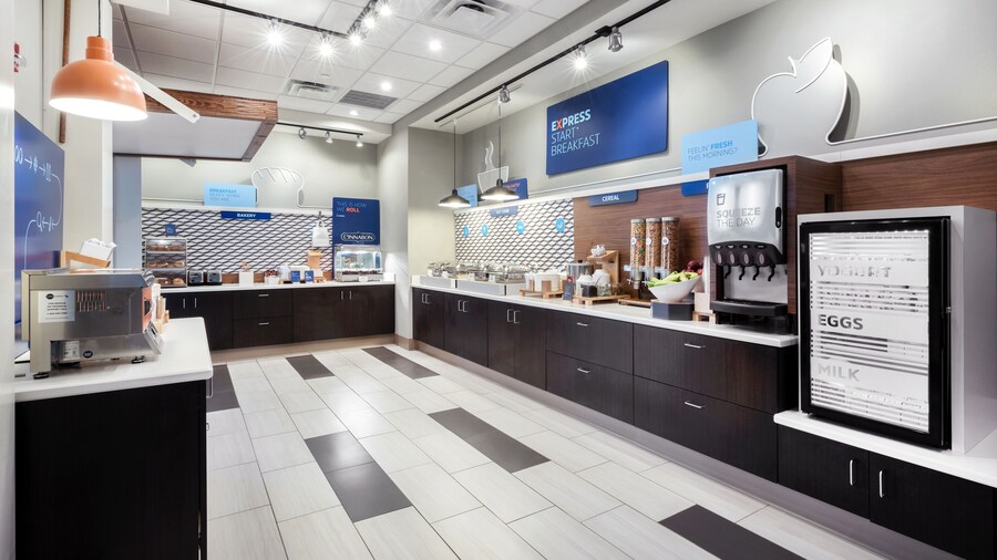 Holiday Inn Express & Suites St. Louis - Chesterfield by IHG