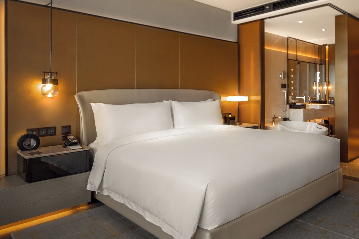 Ropa de cama hipoalergénica, edredón y minibar 