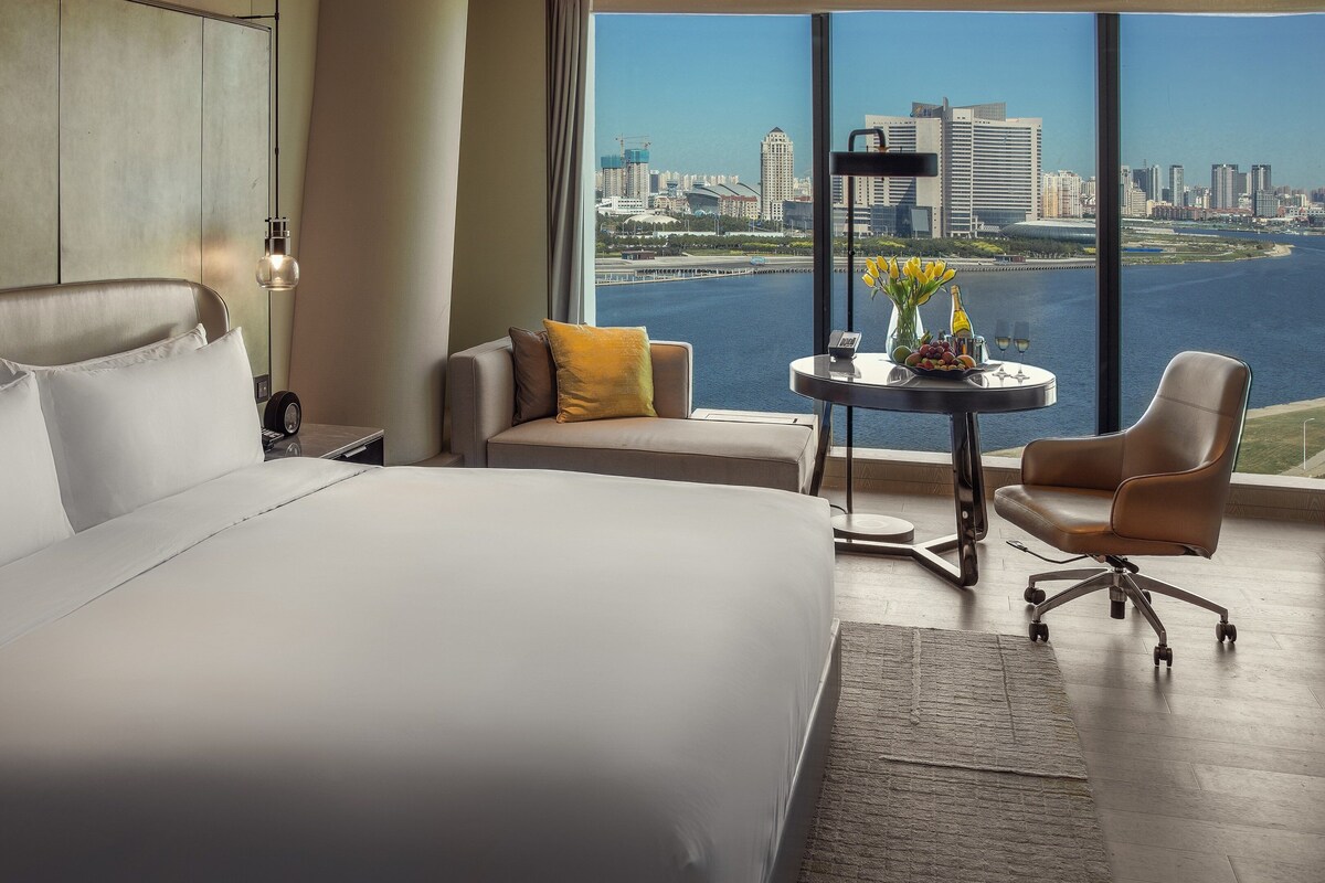 Ropa de cama hipoalergénica, edredón y minibar 