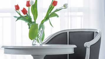 Double or Twin Room | Interior detail