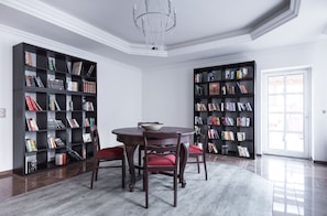 Library - Spreezeit Hotel (Lübbenau/Spreewald)