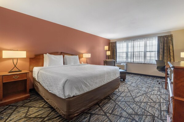 Chambre Standard, 1 très grand lit, non-fumeur, réfrigérateur et four à micro-ondes