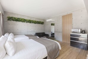 高級寝具、デスク、WiFi (無料)