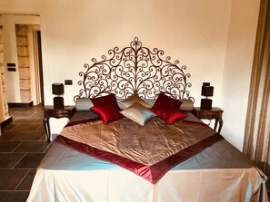 Dobbeltrom – superior, privat bad, hageutsikt | Sengetøy i egyptisk bomull, sengetøy av topp kvalitet og dundyner