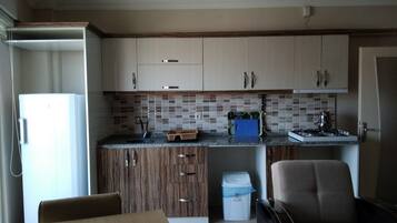 Apartment, 1 Bedroom | Private kitchen