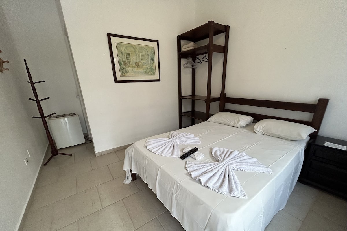 Standard Room | Minibar, iron/ironing board, free WiFi, bed sheets
