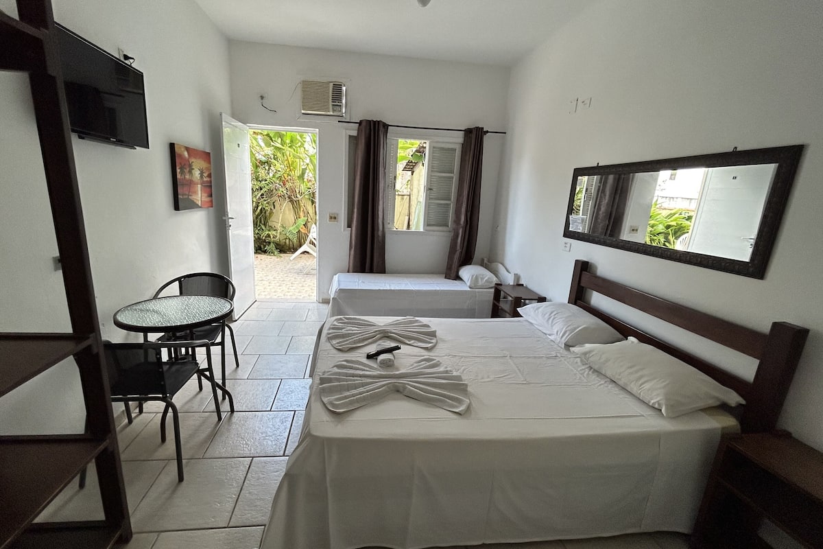 Standard Room | Minibar, iron/ironing board, free WiFi, bed sheets