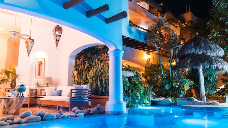 Mi Otra Casa - Adults Only