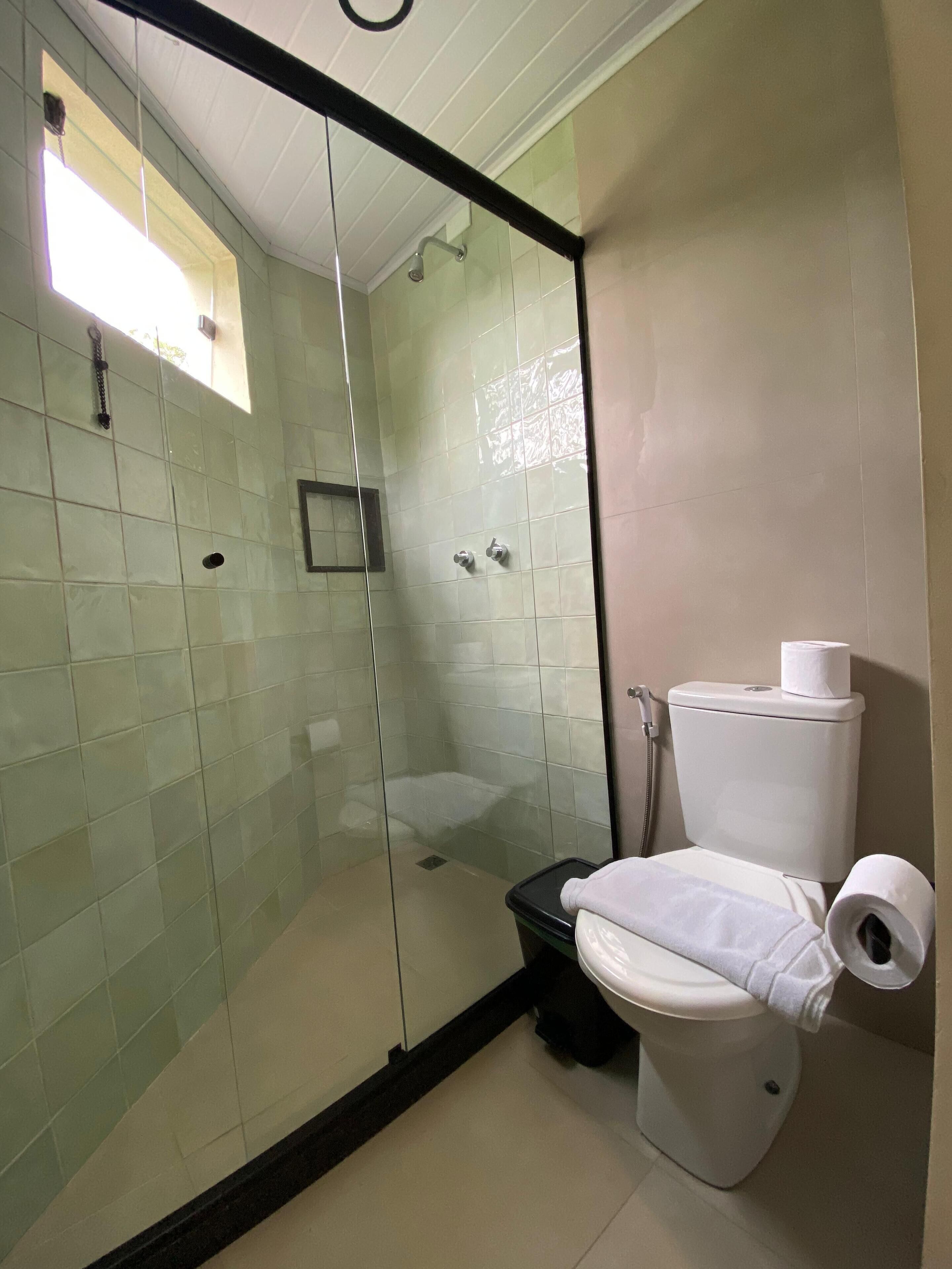 comfort double room | bathroom | shower