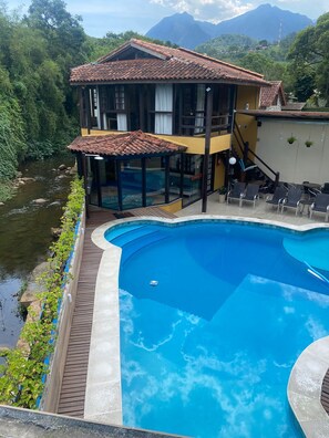 Piscine extérieure