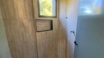 SUITE PEROLA | Banheiro | Chuveiro
