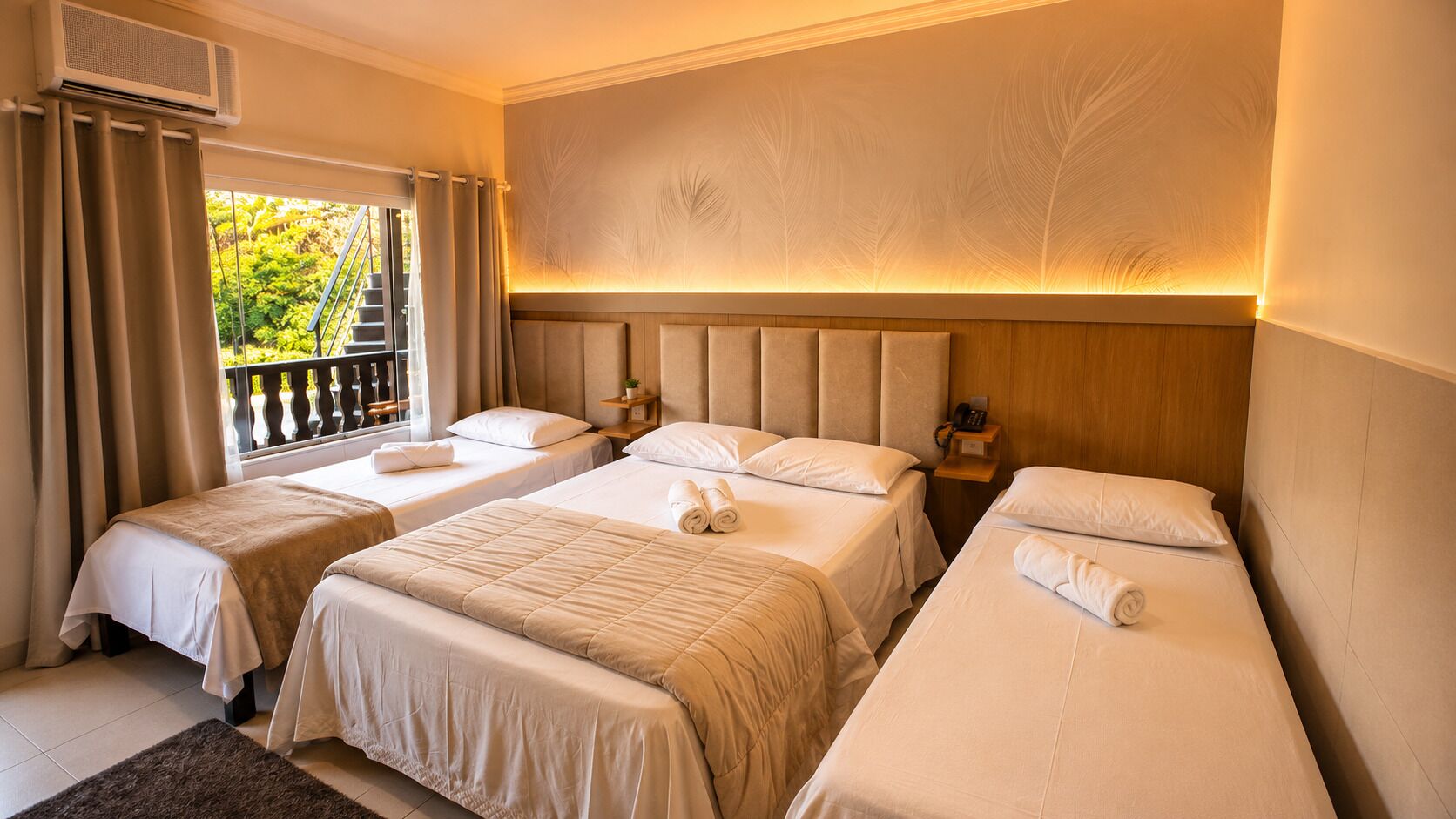 SUITE ESMERALDA LUXO | Minibar, free WiFi, bed sheets