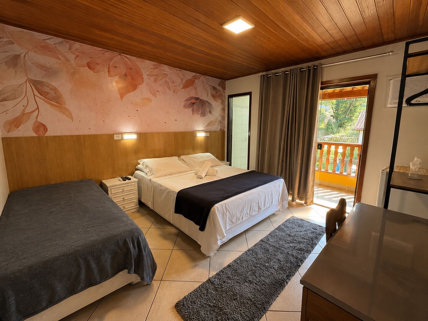 SUITE ESMERALDA QUEEN | Frigobar, Wi-Fi de cortesia, roupa de cama