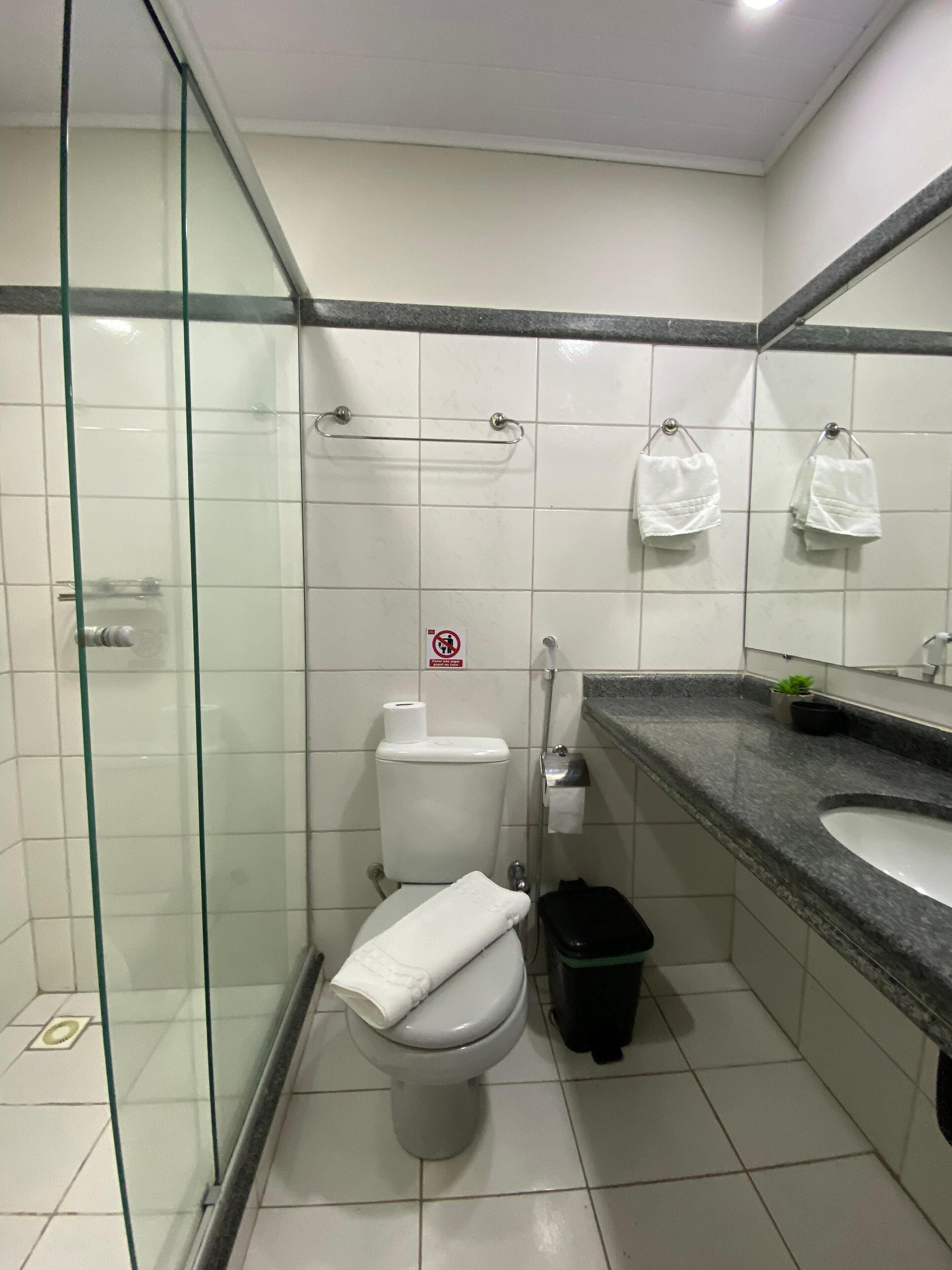 comfort double room | bathroom | shower