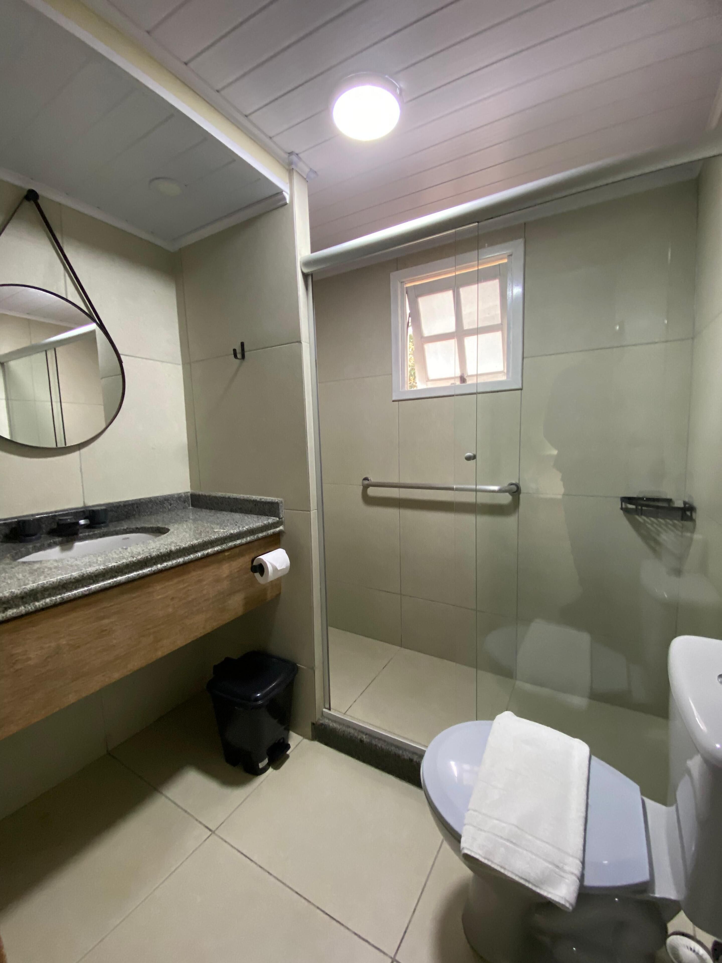 suite encantada | bathroom | shower