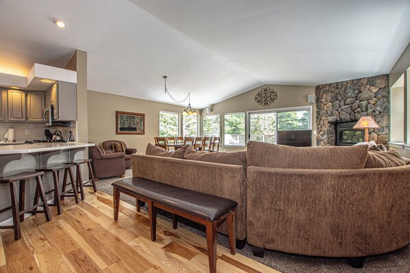 TV, fireplace, DVD player