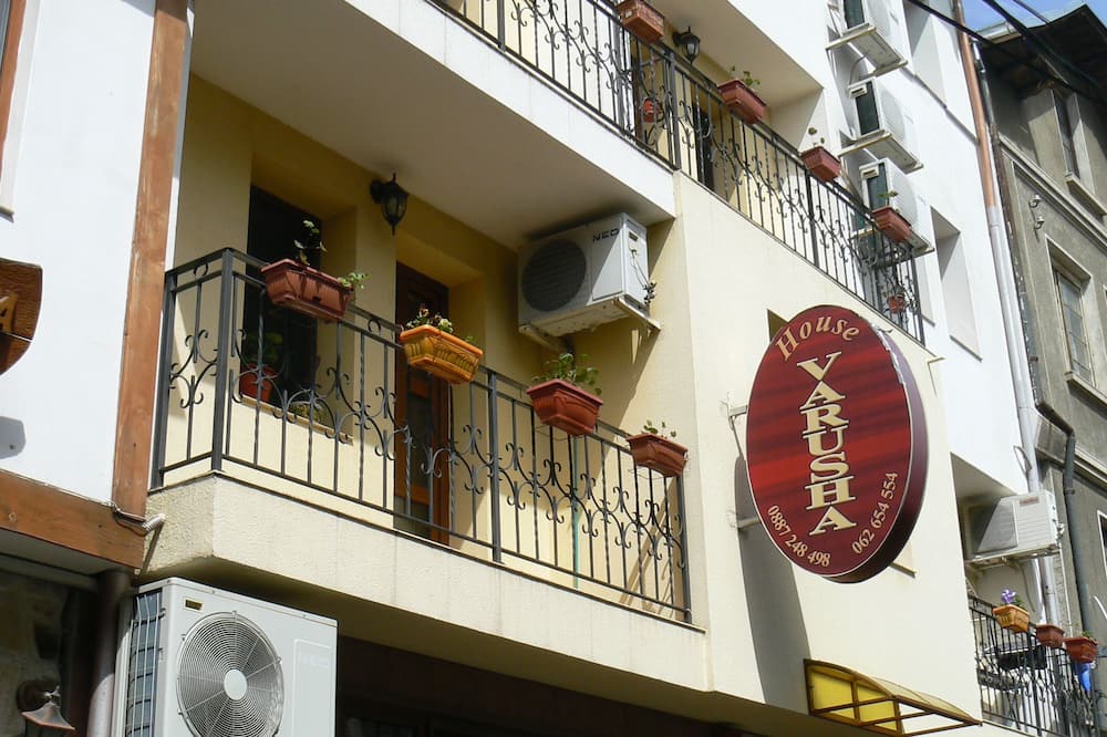 Hotel Varusha