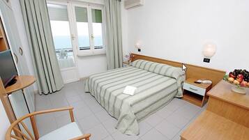 Basic Double or Twin Room | In-room safe, desk, free WiFi