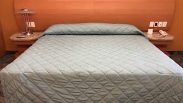 Habitación | Escritorio, wifi gratis y ropa de cama
