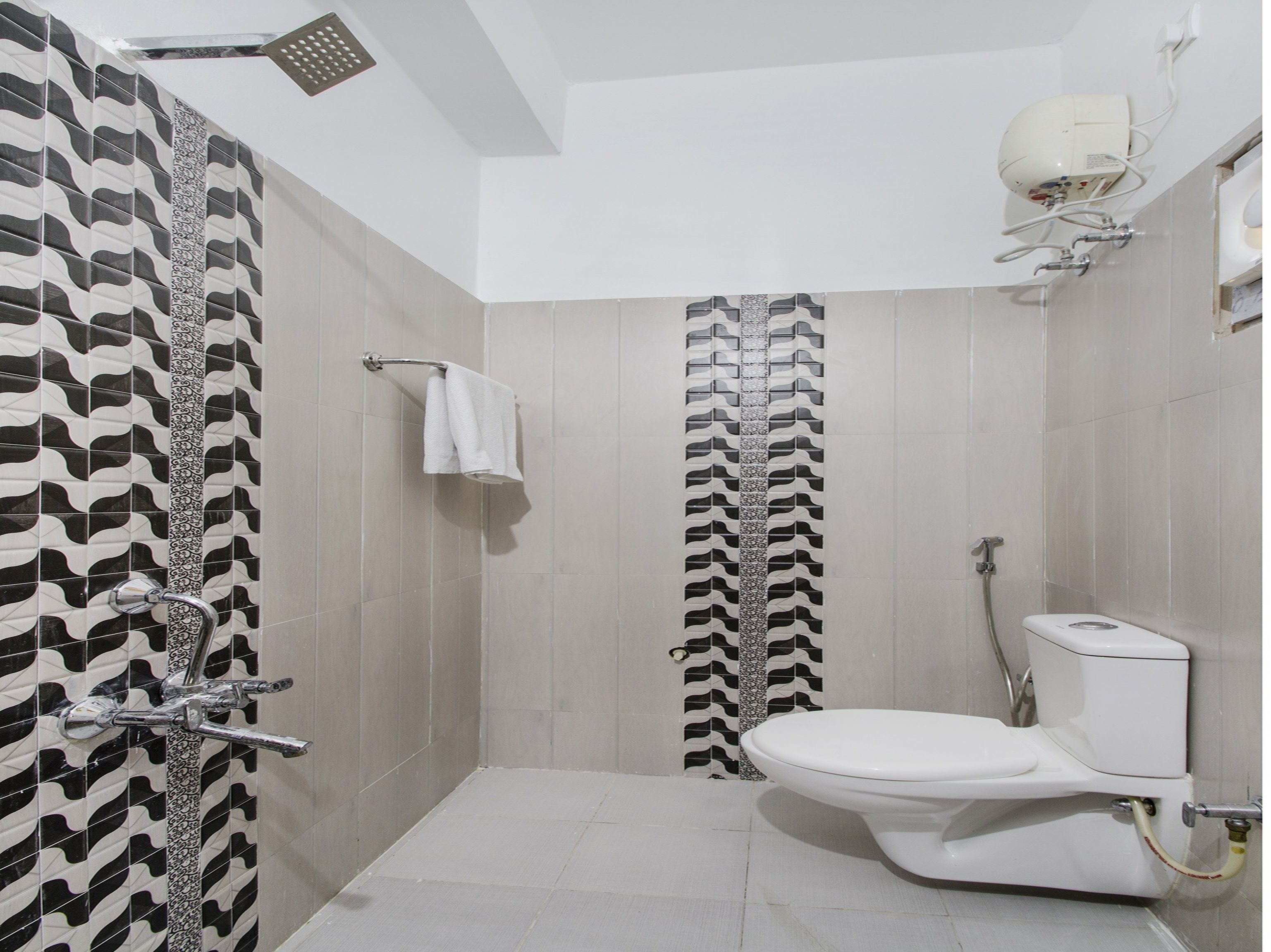 double or twin room | bathroom | free toiletries, towels