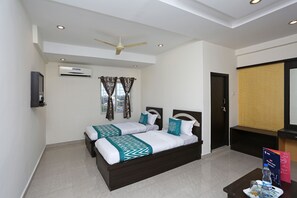 Double or Twin Room | Free WiFi - OYO 10188 Hotel DS Grand Inn (Ramachandrapuram)