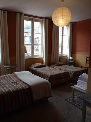 Cots/infant beds, rollaway beds, free WiFi, bed sheets