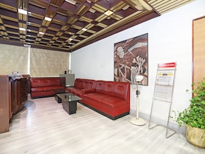 Lobby sitting area - Hotel Hotel Nataraj (Golmuri)