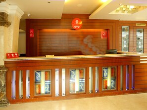 Quầy tiếp tân