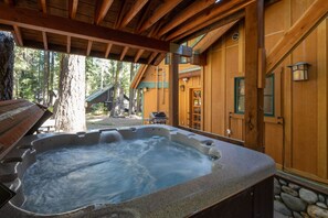 Bañera de hidromasaje exterior