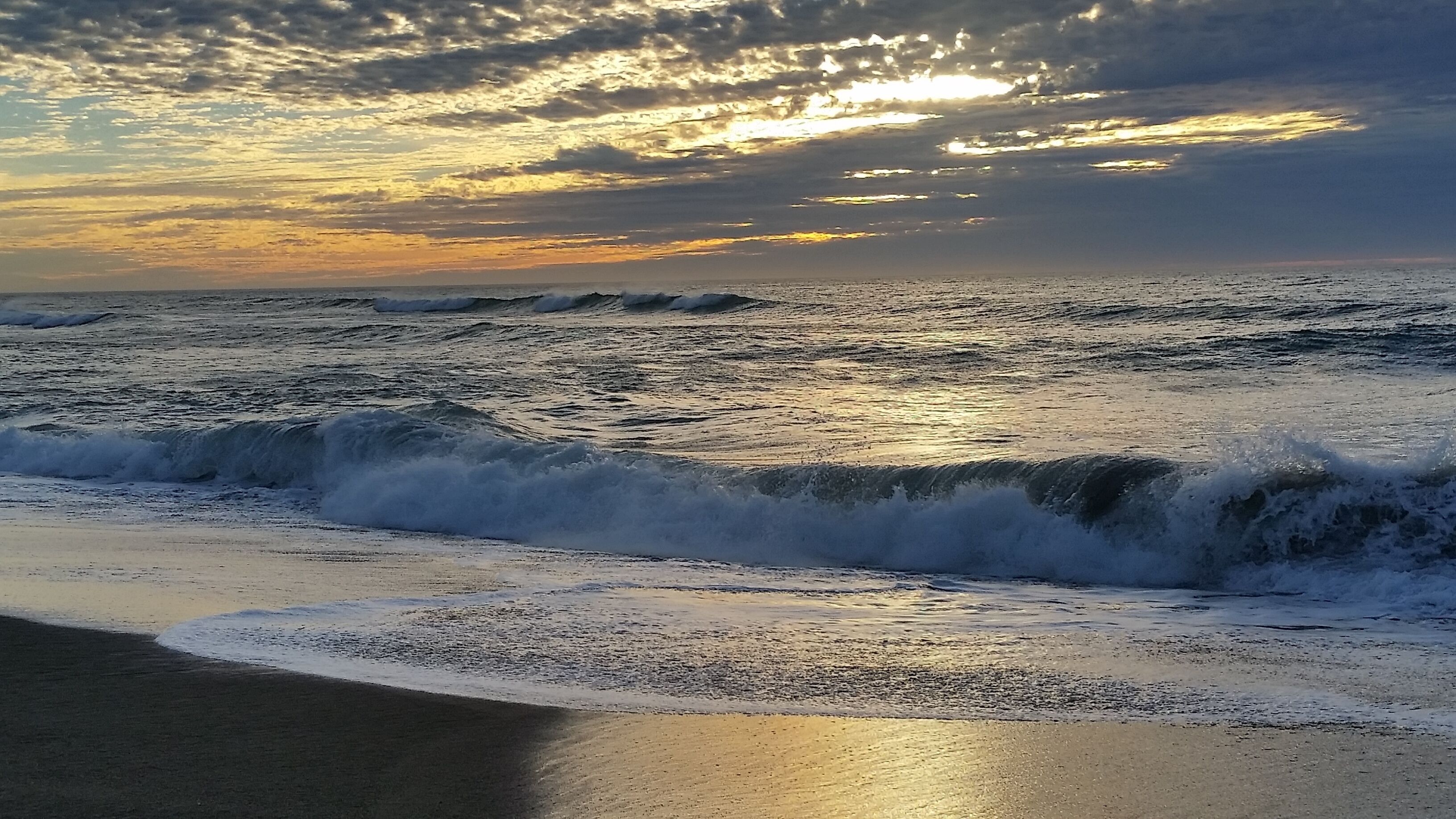 Nær stranden og strandhåndklær