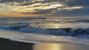 Beach nearby, beach towels - Need to get away? This is your home away from - everything!
SEAGLASS Irish Beach (Manchester)