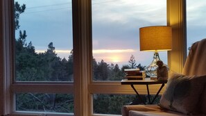 Interior - Need to get away? This is your home away from - everything!
SEAGLASS Irish Beach (Manchester)