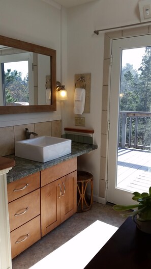 Interior - Need to get away? This is your home away from - everything!
SEAGLASS Irish Beach (Manchester)