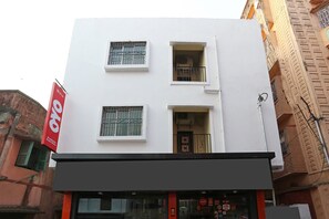 Exterior - OYO 5718 Pratiksha Guest House (Bidhannagar)
