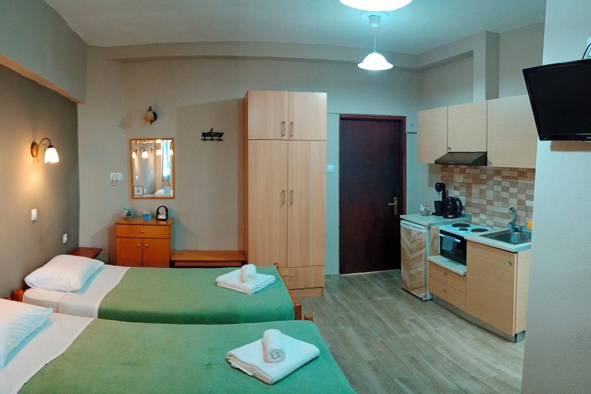 Basic-Dreibettzimmer, Küche, Erdgeschoss