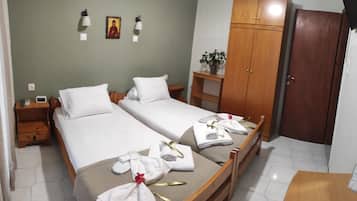 Classic Apartment, 1 Bedroom, Balcony, Sea View | 2 bedrooms, iron/ironing board, free WiFi, bed sheets