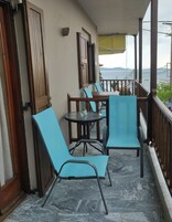 Apartamento clássico, 1 quarto, sacada, vista para o mar | Vista da sacada