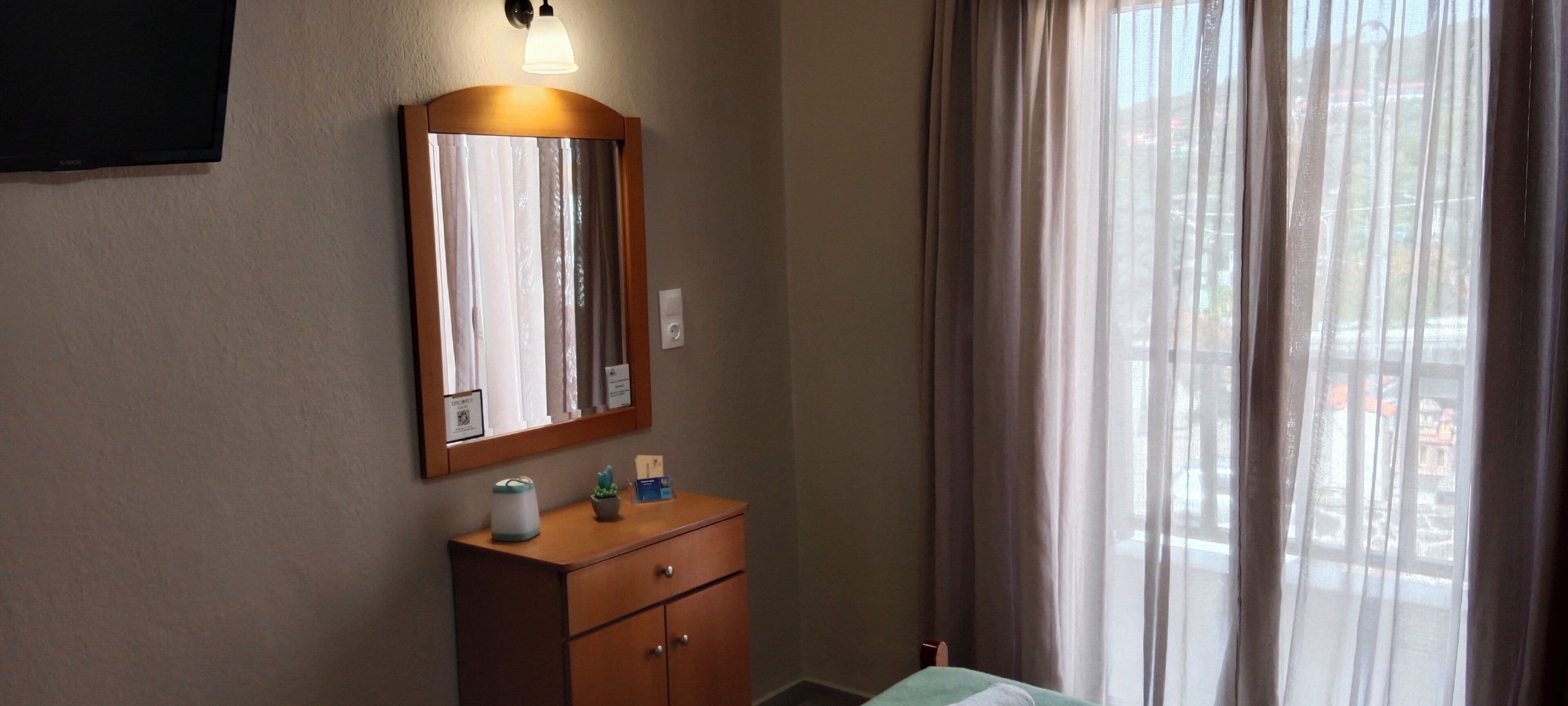 Classic Apartment, 1 Bedroom, Balcony, Sea View | Room amenity