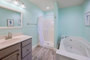 Towels, soap, toilet paper - Oceanview Dog Friendly Home with Private Pool, Hot Tub, Elevator, and Game Room (Waves)