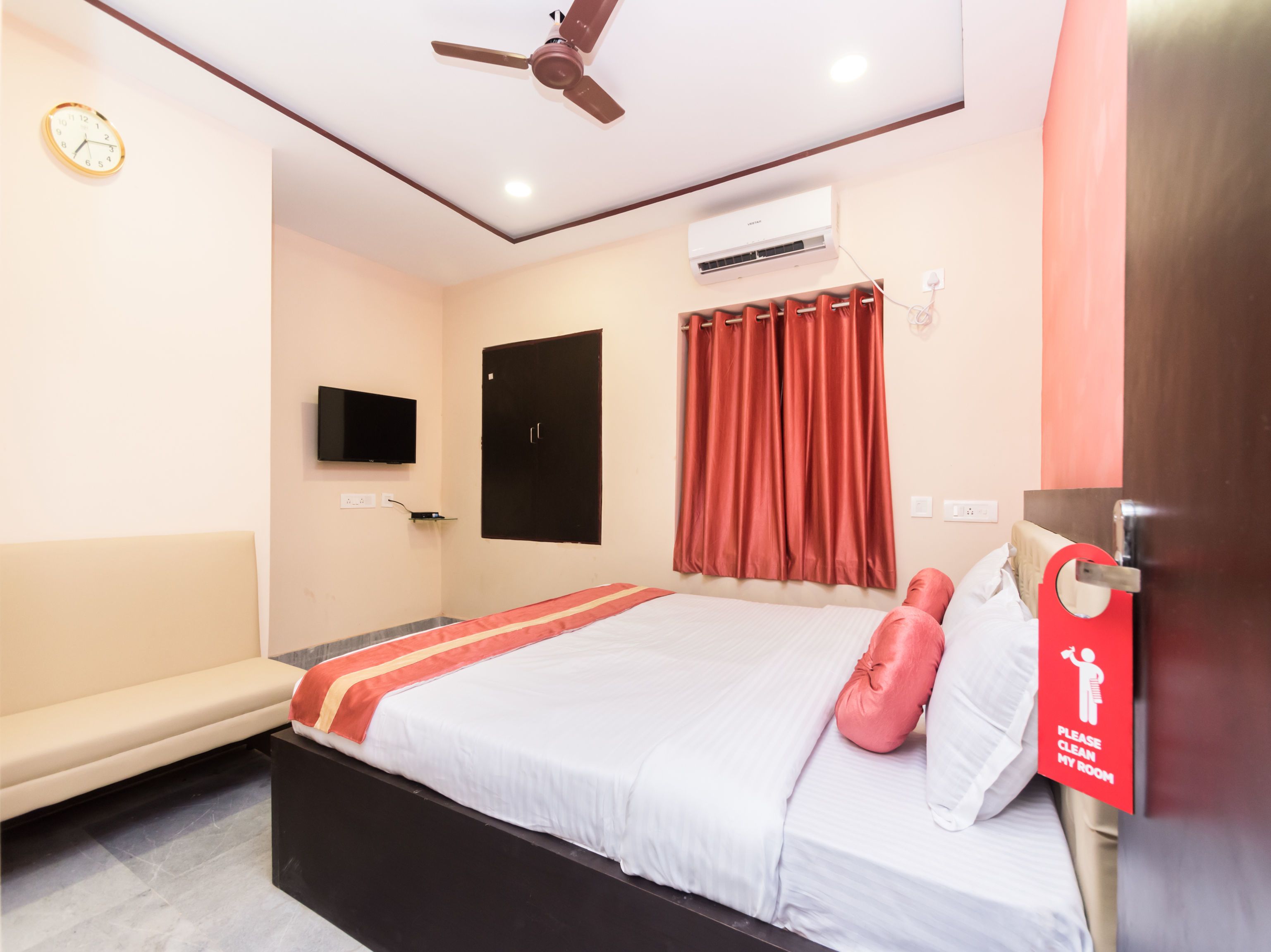 Double or Twin Room | Free WiFi