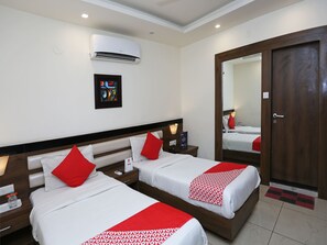Minibar, free WiFi