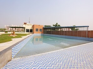 Piscine extérieure
