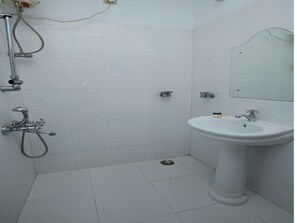 Quarto casal ou duplo | Banheiro | Chuveiro, chuveiro com efeito de chuva, produtos de toalete grátis 